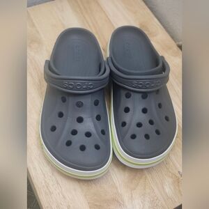 Crocs Classic Clog - Gray with lime green details